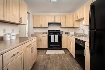 Refrigerator with frost-free freezer