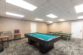 West Des Moines apartment for rent - pool table game room