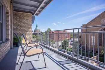 Patio/balcony*
