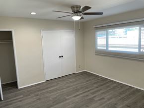 Glendale apartment for rent - a bedroom with a ceiling fan and a closet