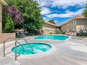 Lancaster apartment for rent - the swimming pool at our apartments