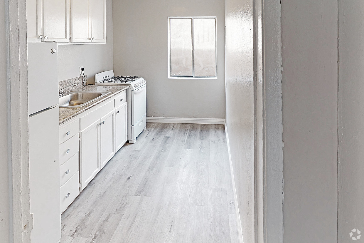 Floor plan for studio, 1 bath, 325 sqft