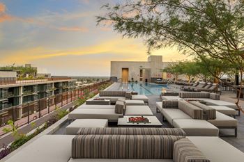 Fire pits & lounge seating
