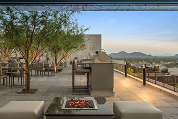 Fire pits & lounge seating