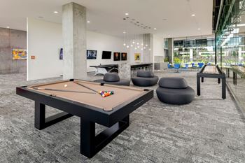 Residents' club & game room