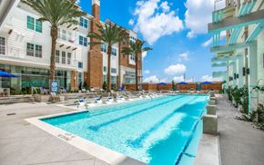 Houston apartment for rent - Resident Pool & Lounge