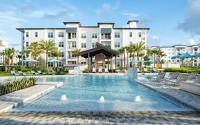 Tampa apartment for rent - Bainbridge at Westshore Marina Pool