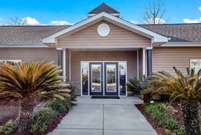 Hattiesburg apartment for rent - Office exterior at Park Pines Apartments, Hattiesburg, MS