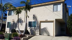 San Diego apartment for rent - A house with a garage door numbered 946.