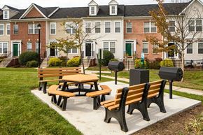 Reisterstown townhouse for rent - Picnic table at Townes at Village Center, Maryland, 21136