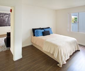 Los Angeles apartment for rent - a bedroom with a bed and a window