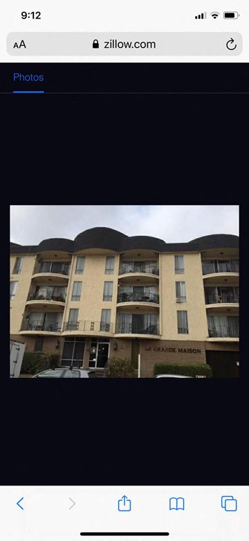 Beverly Hills apartment for rent - the view of our apartment building from the street