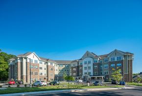 Abingdon apartment for rent - a large apartment building on a city street