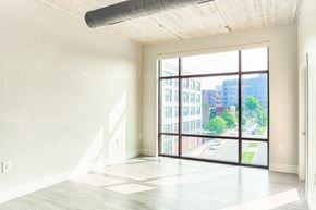Detroit apartment for rent - Floor to ceiling windows at Studio One Apartments, Detroit, MI