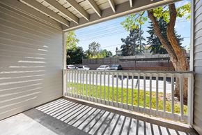 Denver apartment for rent - Jefferson Square Individual patios and balconies Denver CO - Hampden South