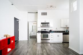 Los Angeles apartment for rent - Lofts at Security Building - Los Angeles, CA - stainless steel appliances