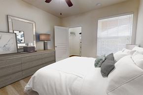 Orlando apartment for rent - Reserve at Beachline Apartments in Orlando FL - Classic Apartments - Spacious bedrooms and closets