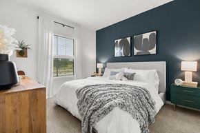 Aurora apartment for rent - Apartments near Comcast - The Sanctuary At Tallyn's Reach Master bedroom with large windows