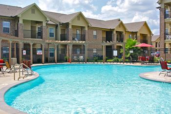 Resort style pool - apartments in orange tx