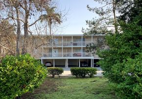 Santa Cruz apartment for rent - the building where the motel is located