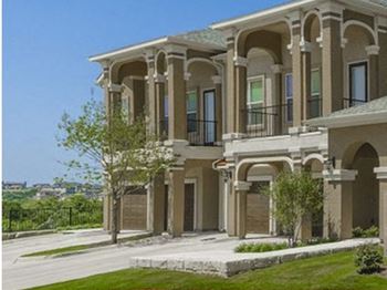 -Covered-foyer