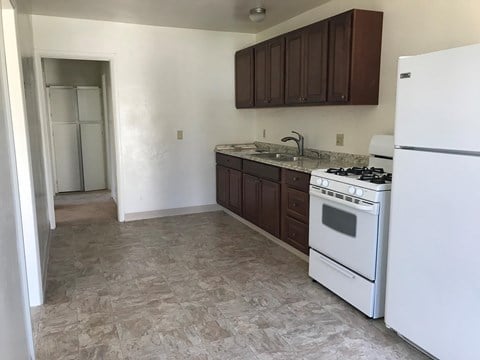 Floor plan for 2 beds, 1 bath, 800 sqft