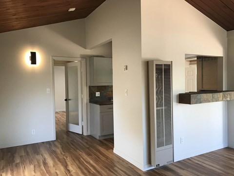 Floor plan for 2 beds, 1 bath, 805 sqft