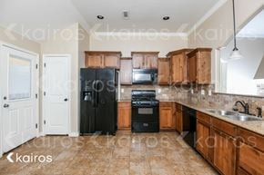 Mustang house for rent - 548 W Shadow Ridge Way