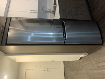 Refrgerator