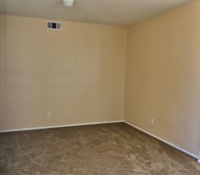 Victorville house for rent - 12892 Dos Palmas Rd.