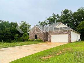 Lincoln house for rent - 284 Elm Way