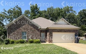Lincoln house for rent - 284 Elm Way