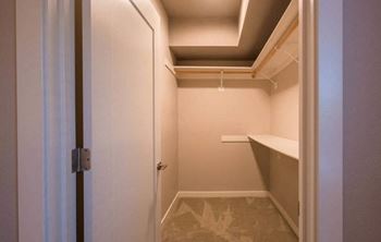Over-sized bedrooms with vanity and walk-in closets*