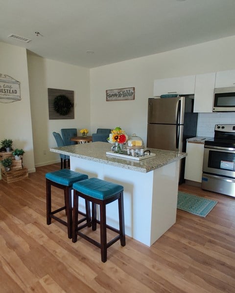 Floor plan for 2 beds, 2 baths, 900 sqft