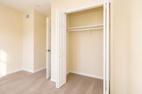 Largo apartment for rent - Tara Apartments
