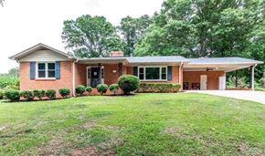 Greenville house for rent - 105 North Oak Forest Drive