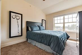 Philadelphia apartment for rent - a bedroom with a bed and a window