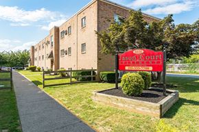 Philadelphia apartment for rent - the building where the hotel is located has a sign apartments