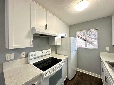 Floor plan for 2 beds, 1 bath, 820 sqft