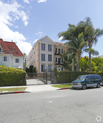 Los Angeles apartment for rent - a van parked in front of an apartment building