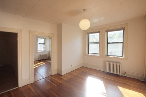 Floor plan for 2 beds, 1 bath, 910 sqft