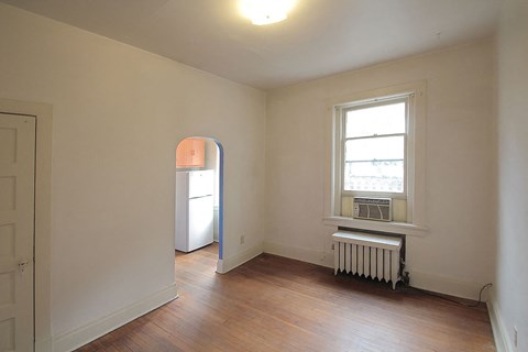 Floor plan for studio, 1 bath, 363 sqft
