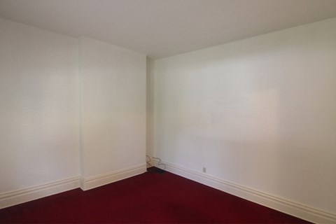 Floor plan for 2 beds, 1 bath, 877 sqft