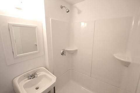 Floor plan for studio, 1 bath, 303 sqft