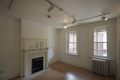 Floor plan for 2 beds, 1 bath, 1000 sqft