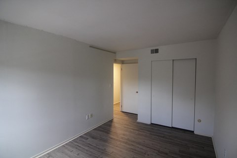 Floor plan for 2 beds, 1 bath, 1073 sqft