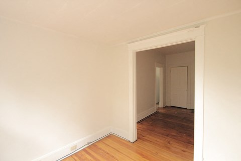 Floor plan for 1 bed, 1 bath, 585 sqft