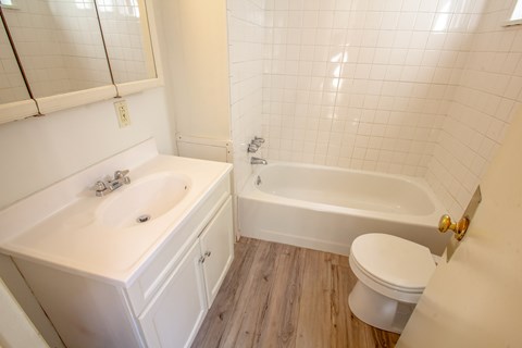 Floor plan for 2 beds, 1 bath, 1185 sqft