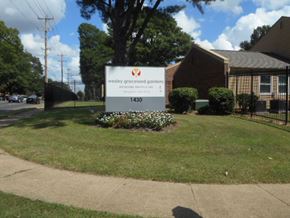 Memphis apartment for rent - Exterior with sign