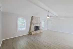 Red Oak house for rent - 168 Creekview Drive E
